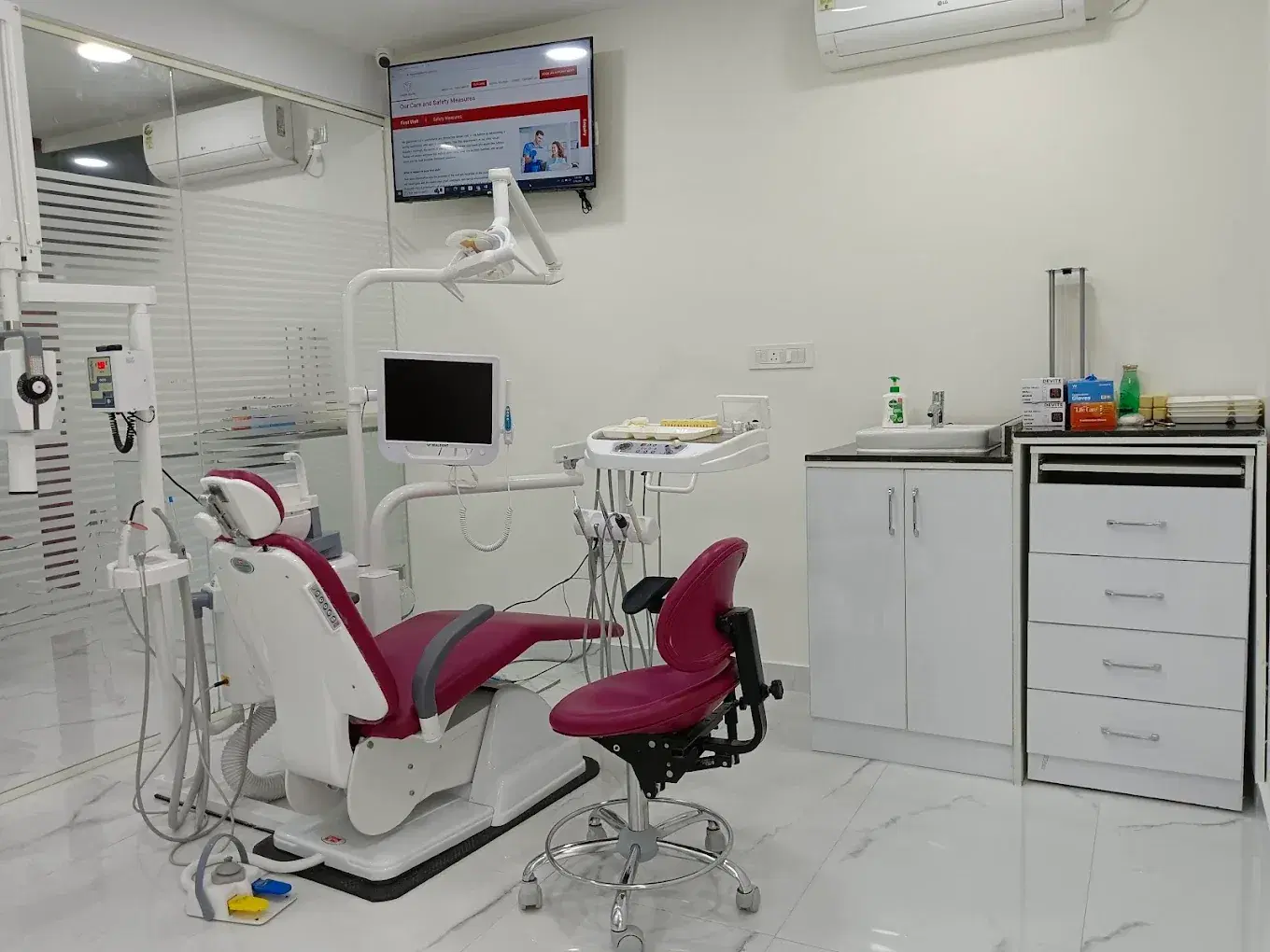 Interior of Manya Dental Jayanagar